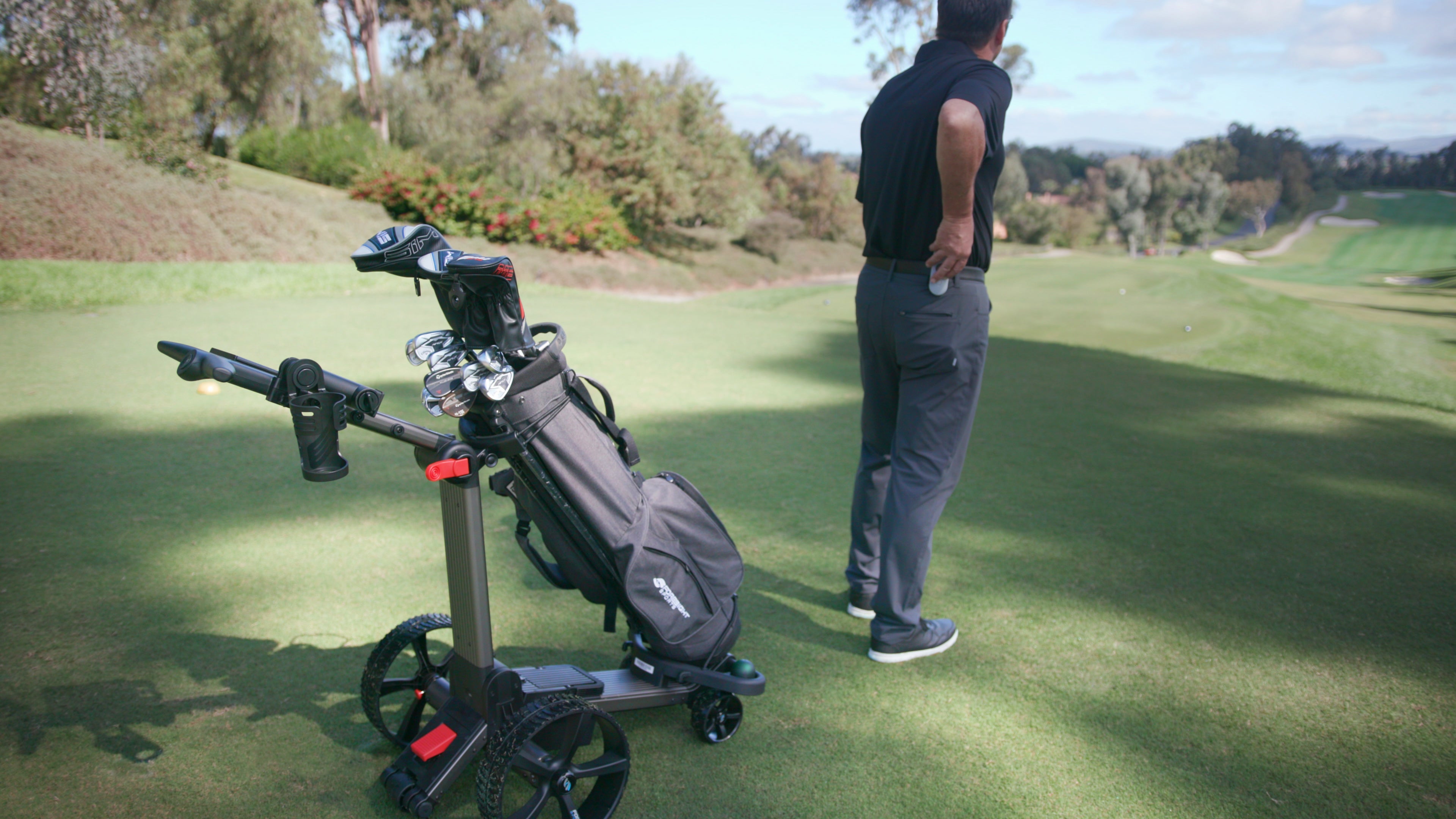 Electric golf bag online caddy